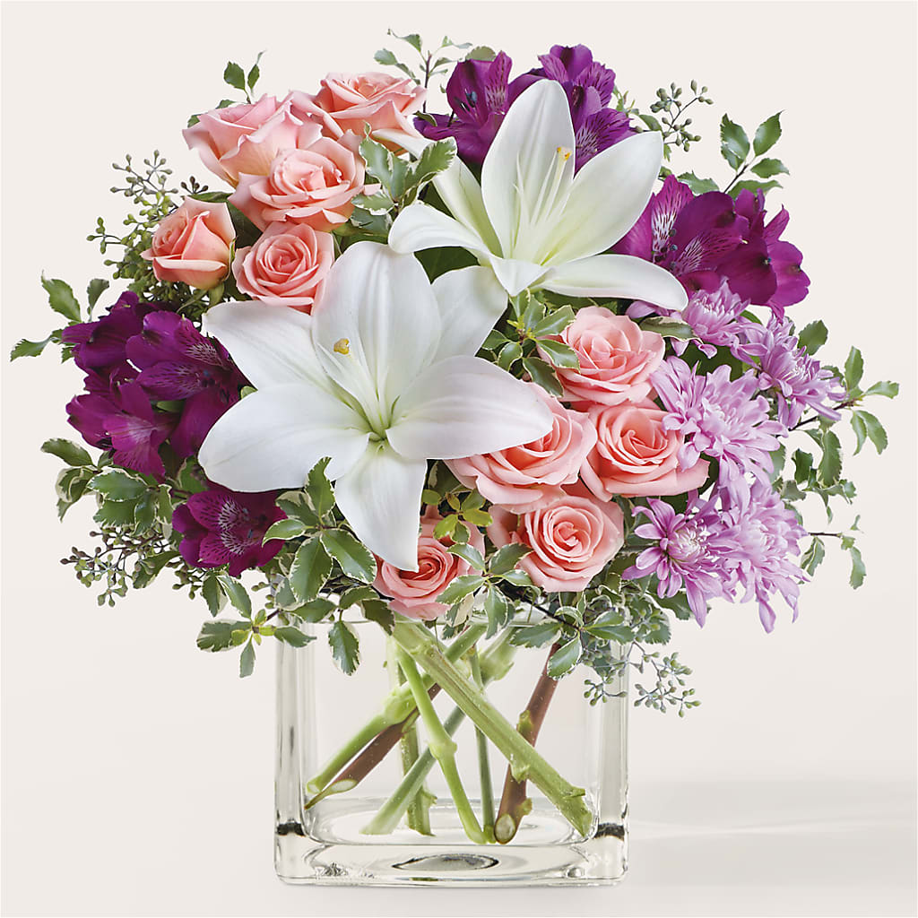 Mani Pedi Bouquet – Rhea Flower Shop, Toronto ON