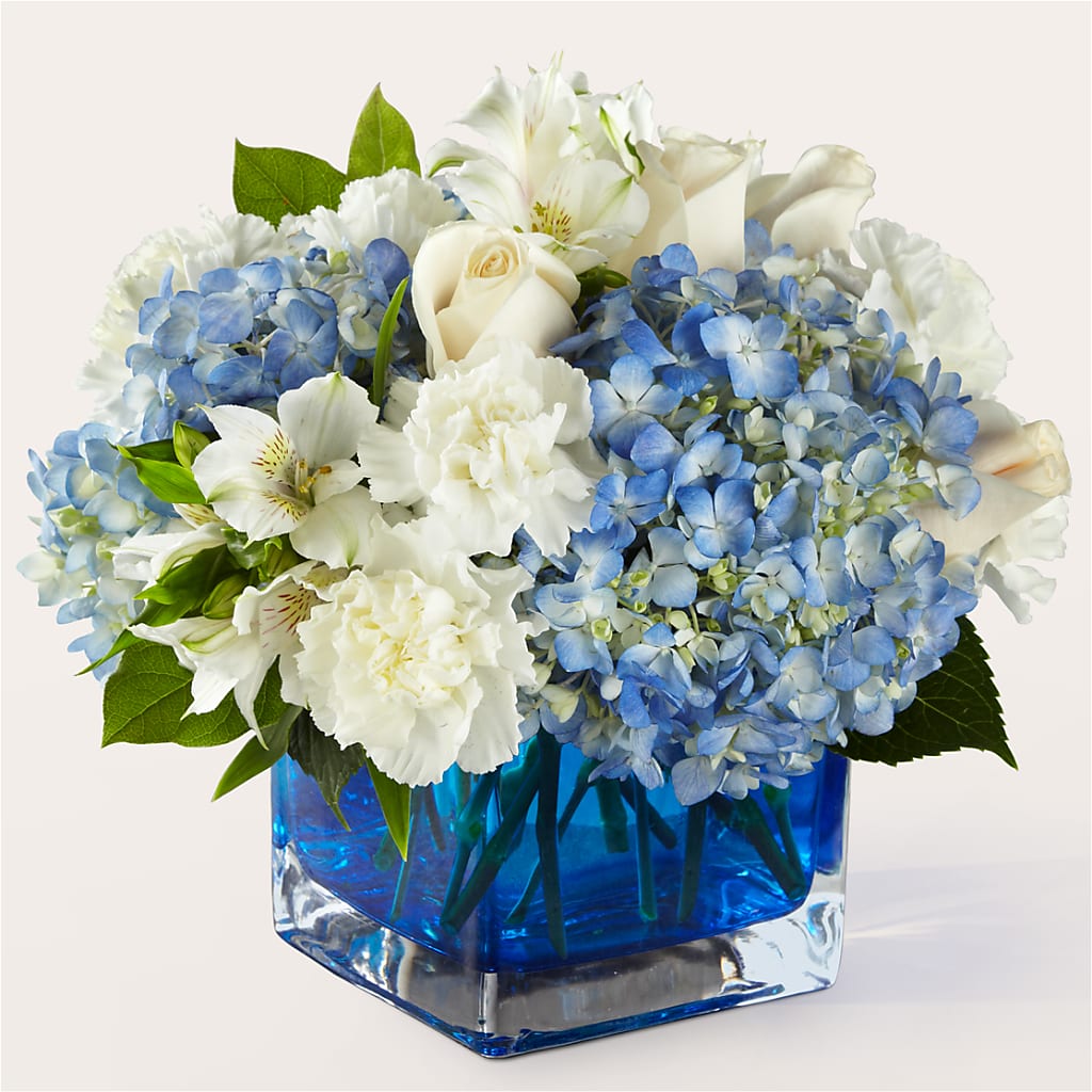 Soothing Waters Bouquet – Rhea Flower Shop, Toronto ON