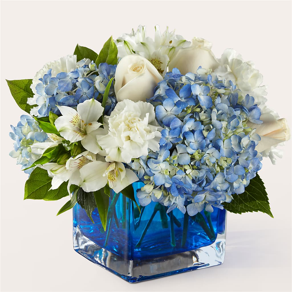 Soothing Waters Bouquet – Rhea Flower Shop, Toronto ON