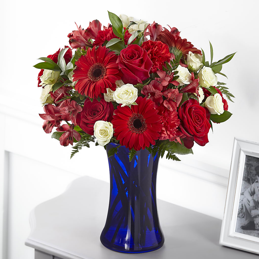 Hearts Embrace Bouquet – Rhea Flower Shop, Toronto ON
