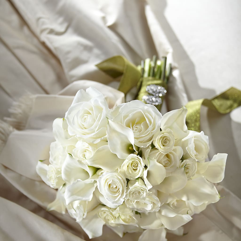 Serene Highness Bouquet – Rhea Flower Shop, Toronto ON