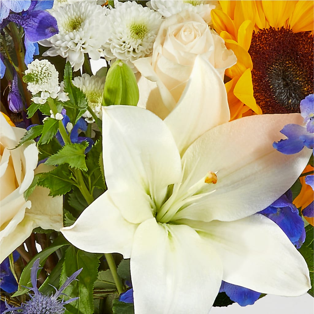 Wonderfully Sunny Bouquet –  Rhea Flower Shop, Toronto ON