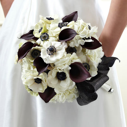 To Have and To Hold Bouquet –  Rhea Flower Shop, Toronto ON