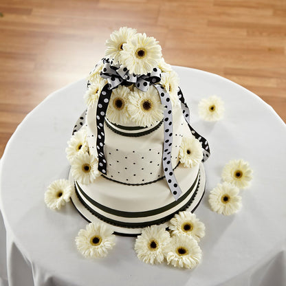 Simple Sophistication Cake Décor –  Rhea Flower Shop, Toronto ON