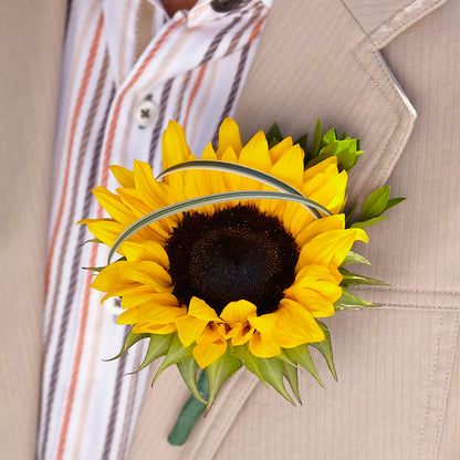 Free Spirit Boutonniere –  Rhea Flower Shop, Toronto ON
